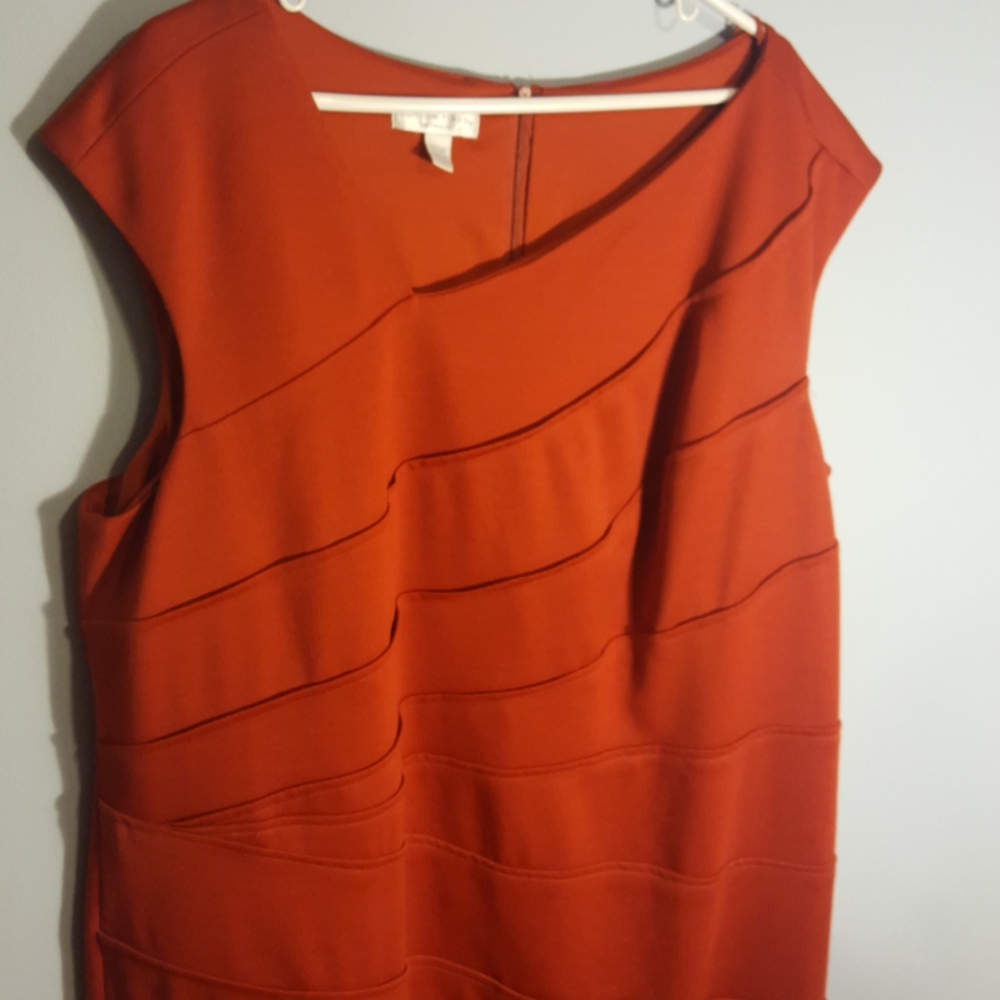 Dress - Picture 2 of 4